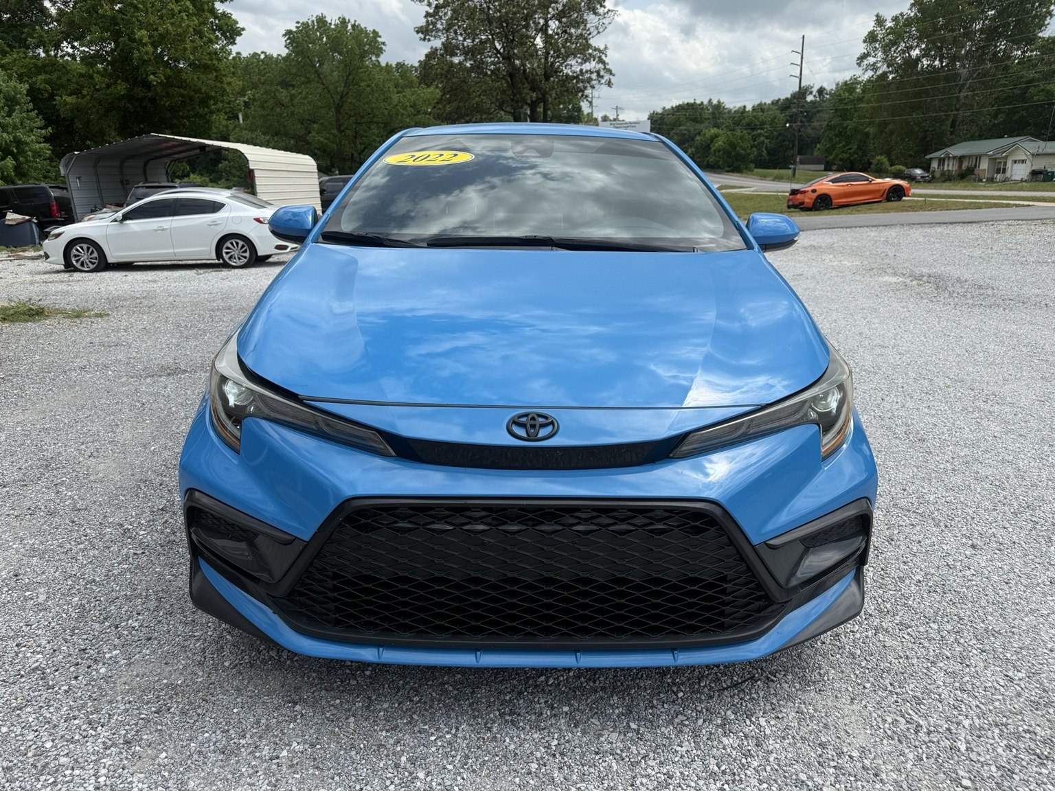 2022 Toyota Corolla Hatchback SE photo 2